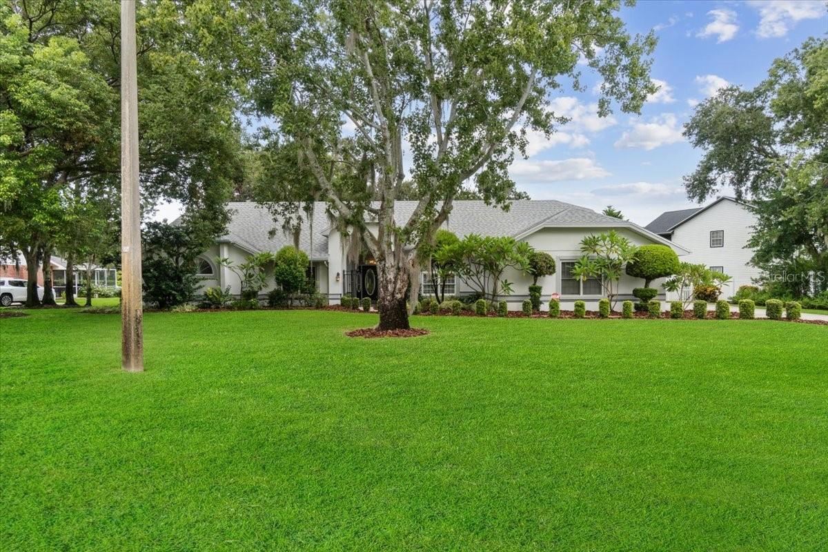 725 HERITAGE DR NE, WINTER HAVEN, FL, 33881