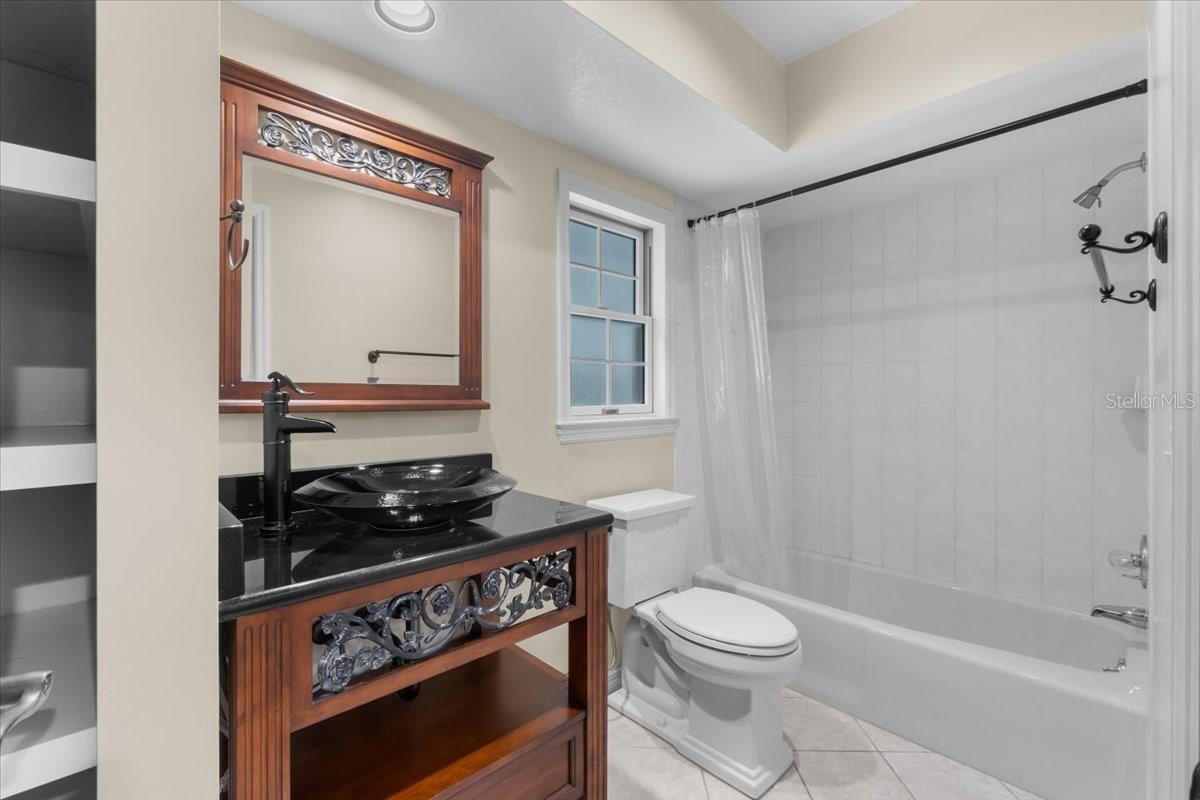 725 HERITAGE DR NE, WINTER HAVEN, FL, 33881
