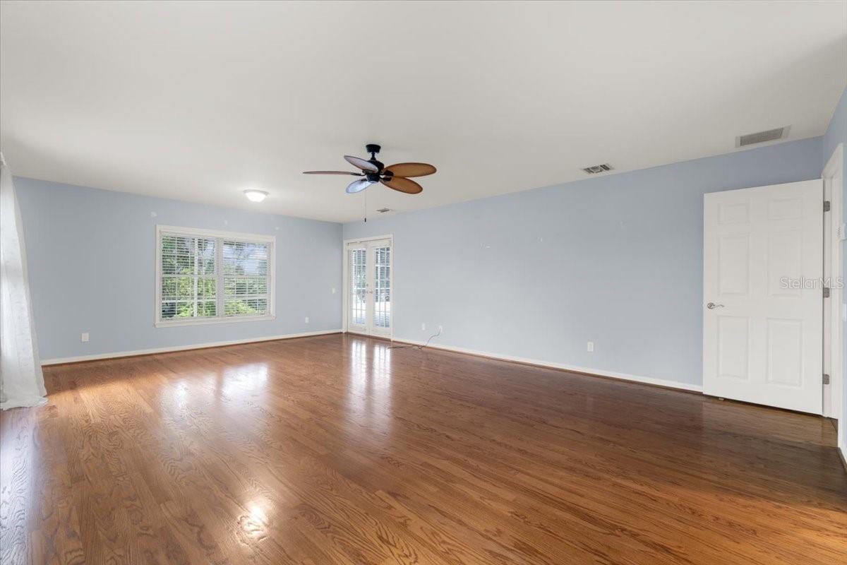 725 HERITAGE DR NE, WINTER HAVEN, FL, 33881