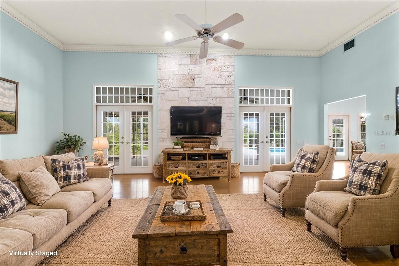 725 HERITAGE DR NE, WINTER HAVEN, FL, 33881