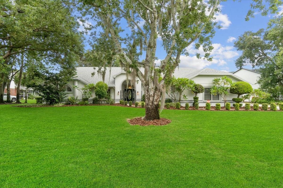 725 HERITAGE DR NE, WINTER HAVEN, FL, 33881