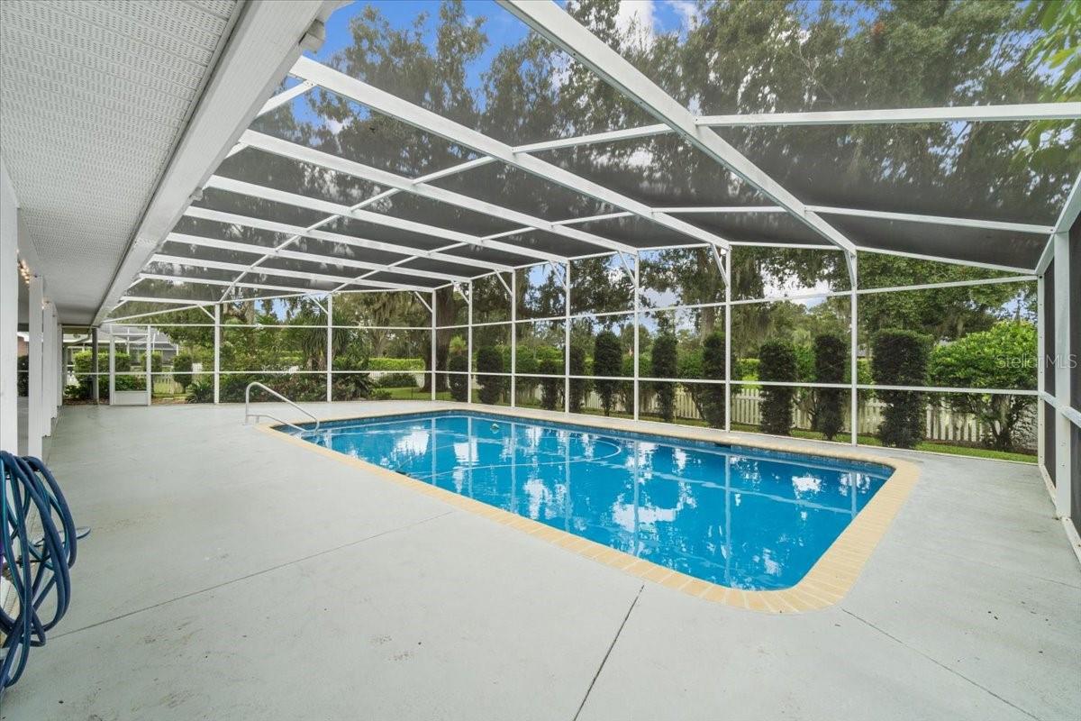 725 HERITAGE DR NE, WINTER HAVEN, FL, 33881