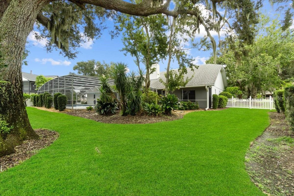 725 HERITAGE DR NE, WINTER HAVEN, FL, 33881