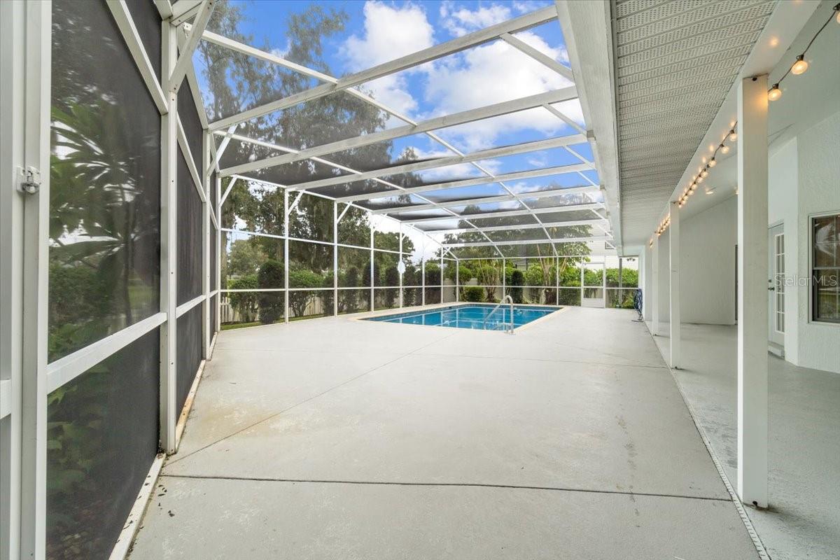 725 HERITAGE DR NE, WINTER HAVEN, FL, 33881