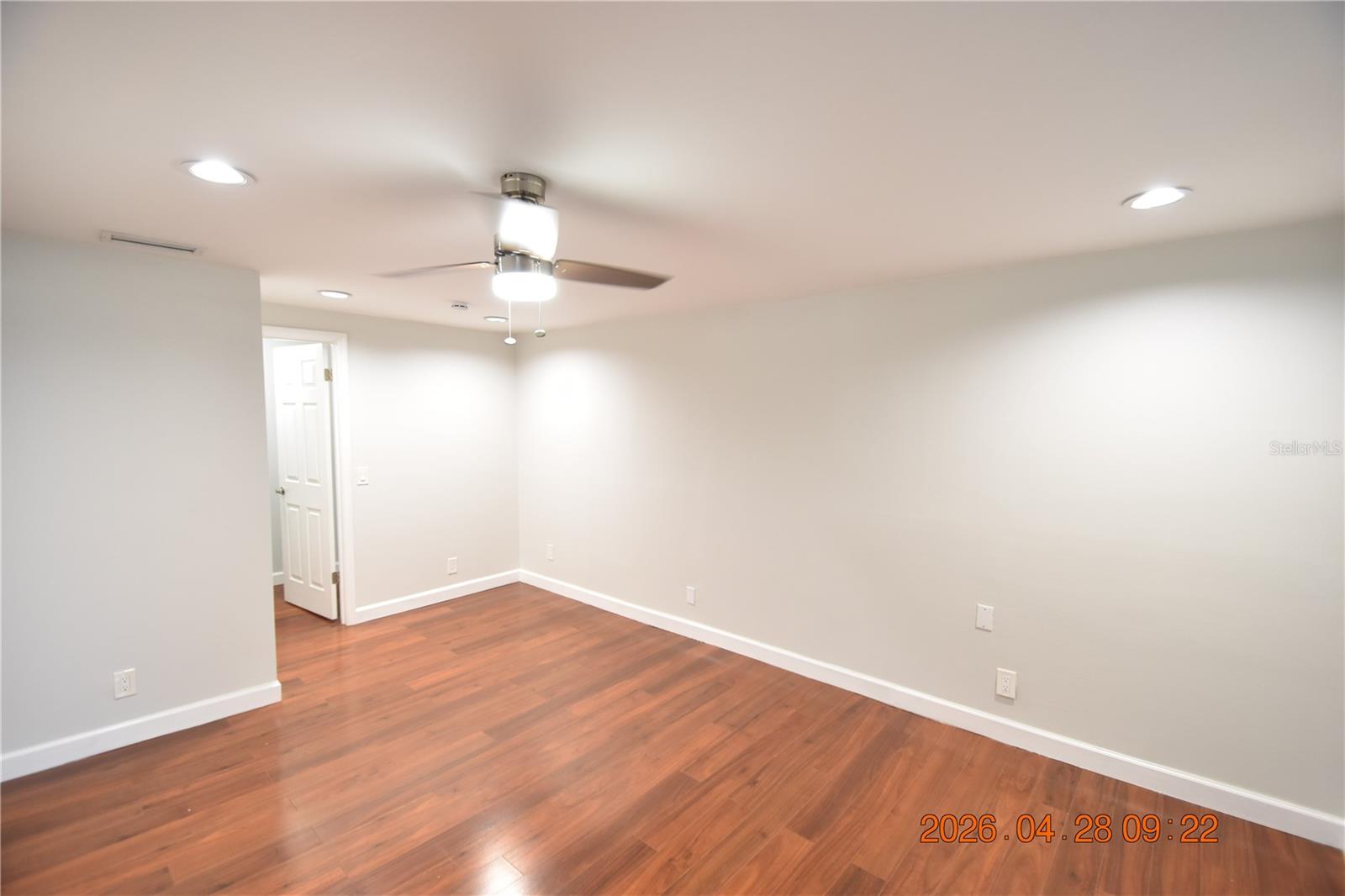 3223 W WYOMING AVE, TAMPA, FL, 33611