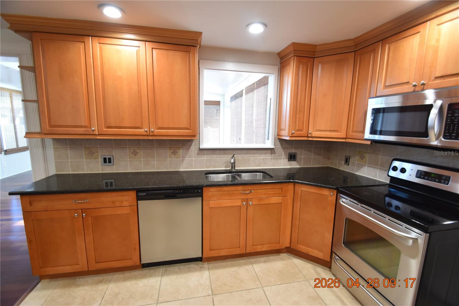 3223 W WYOMING AVE, TAMPA, FL, 33611