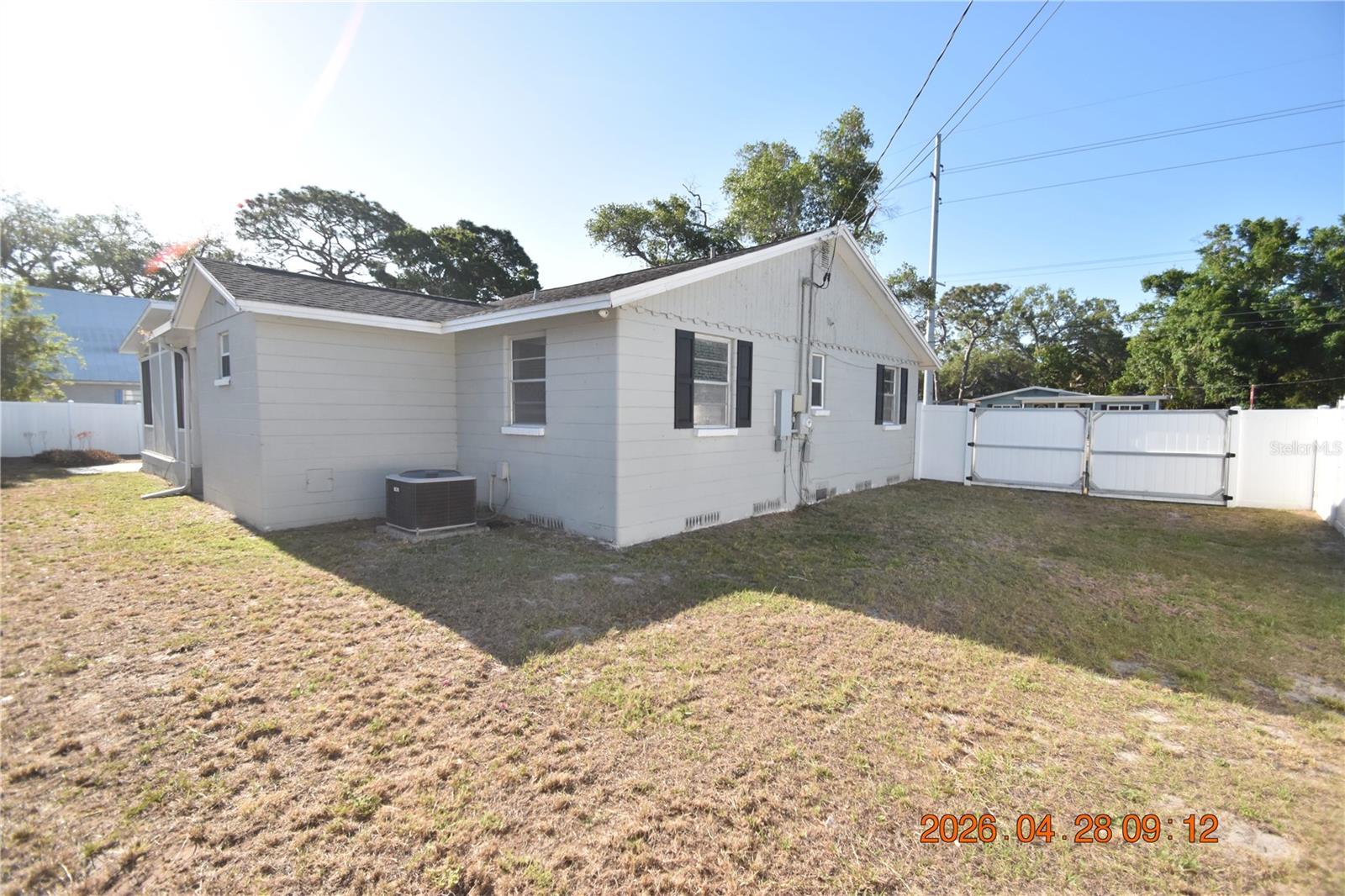 3223 W WYOMING AVE, TAMPA, FL, 33611