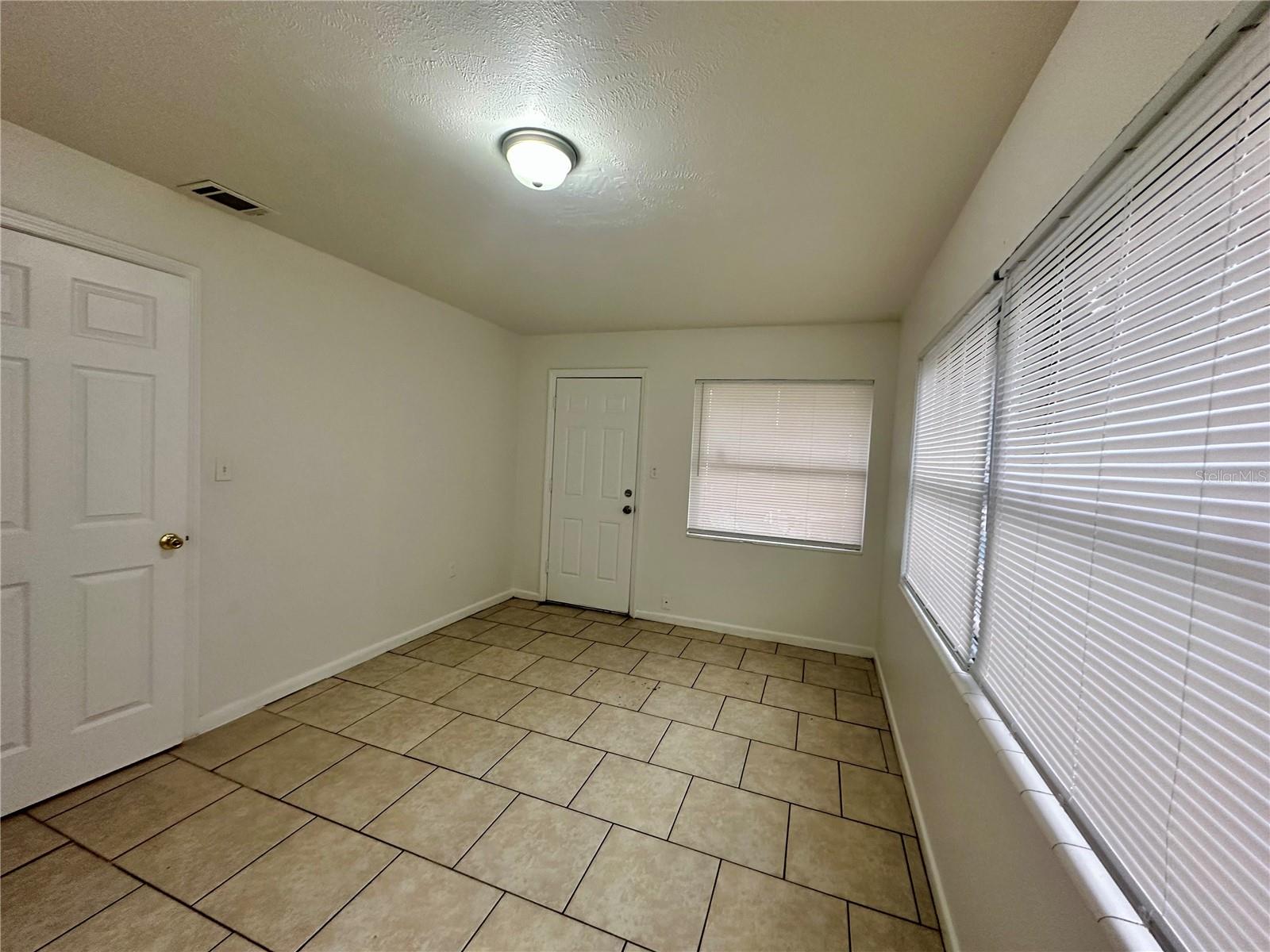 1317 CAMBRIDGE DR, LEESBURG, FL, 34748