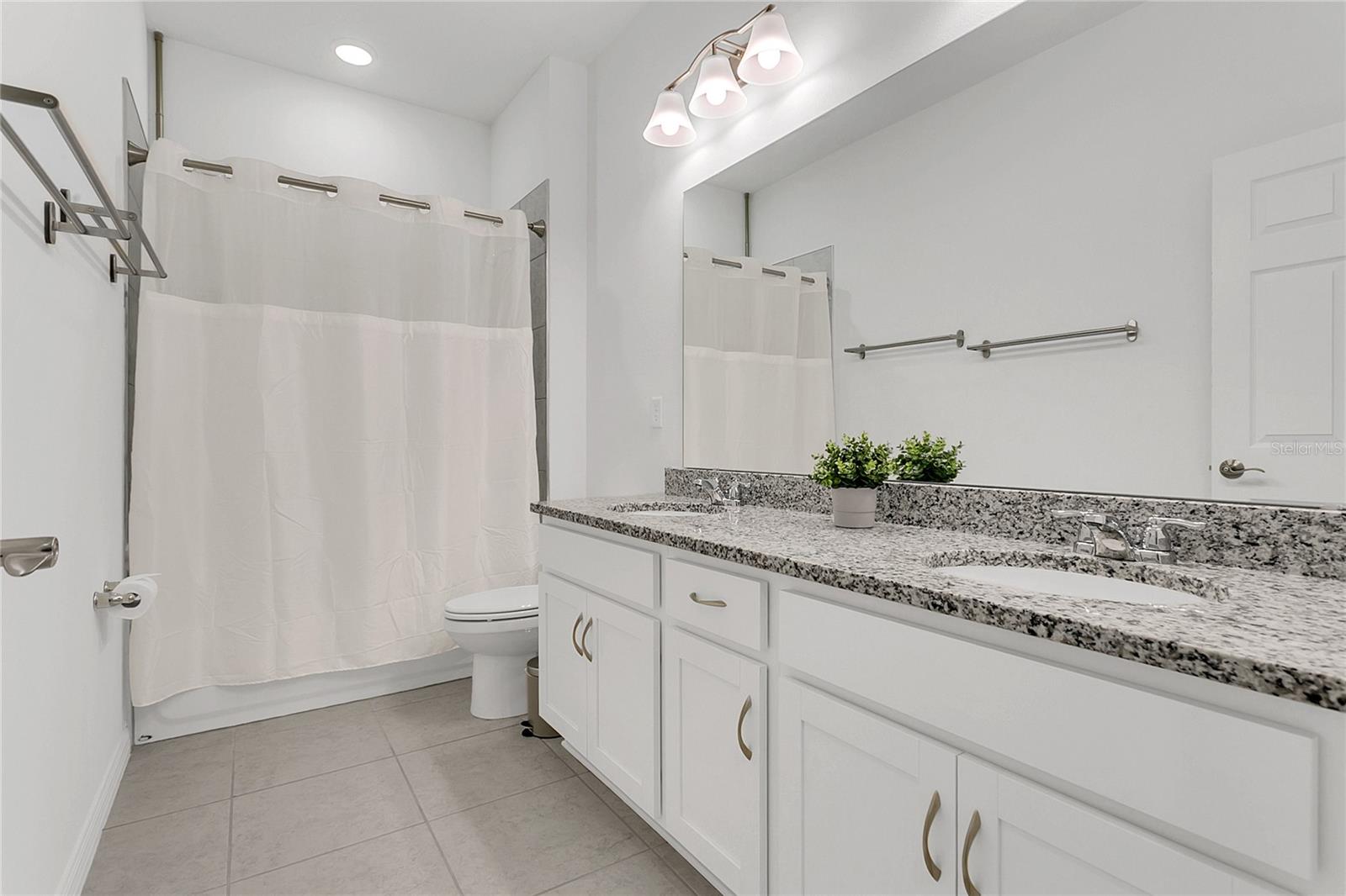 1580 BLUE LAGOON CIR, MASCOTTE, FL, 34753