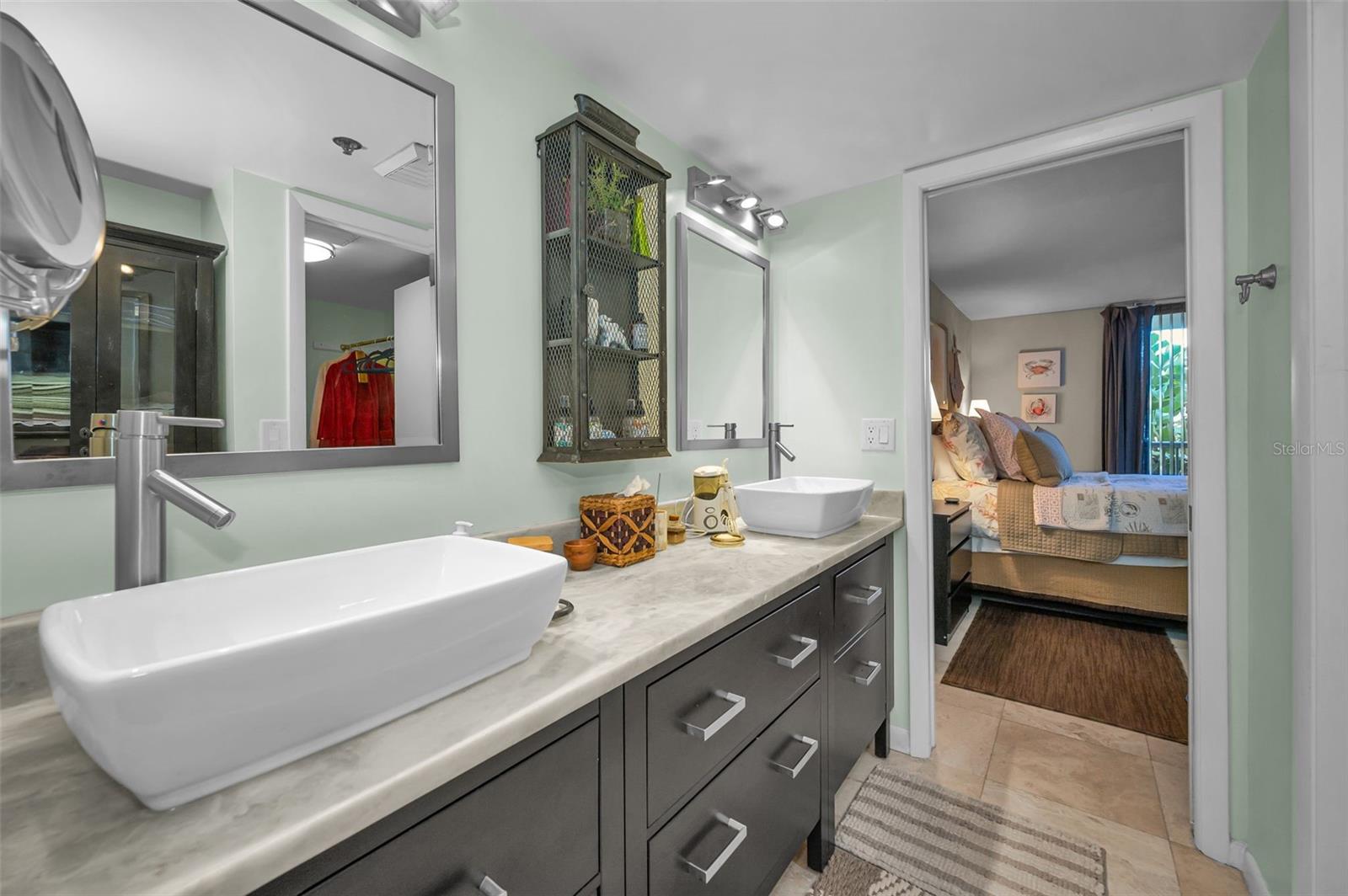 1660 GULF BLVD #208, CLEARWATER BEACH, FL, 33767