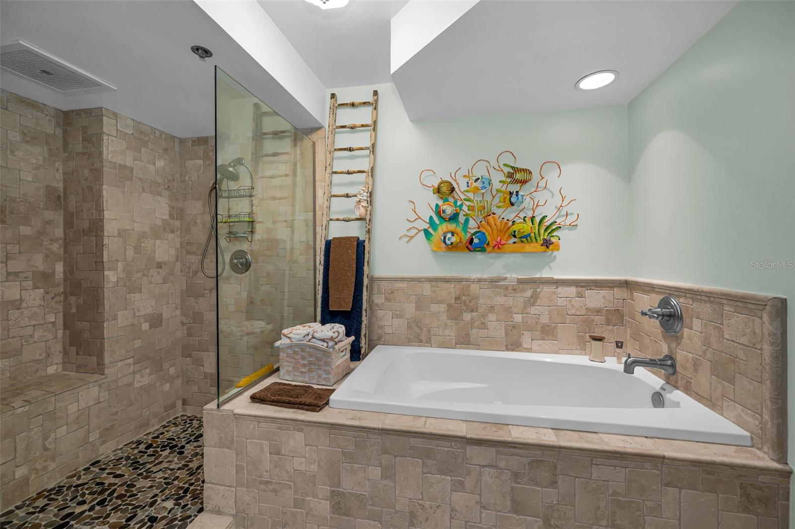 1660 GULF BLVD #208, CLEARWATER BEACH, FL, 33767