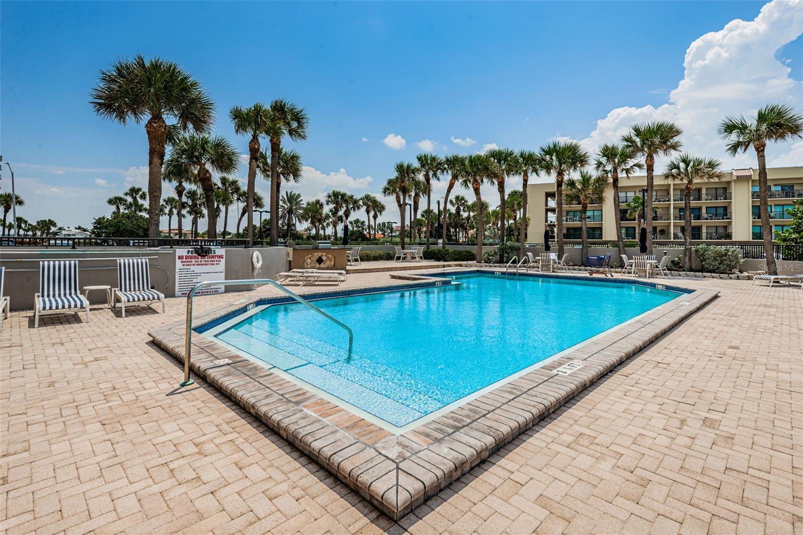 1660 GULF BLVD #208, CLEARWATER BEACH, FL, 33767