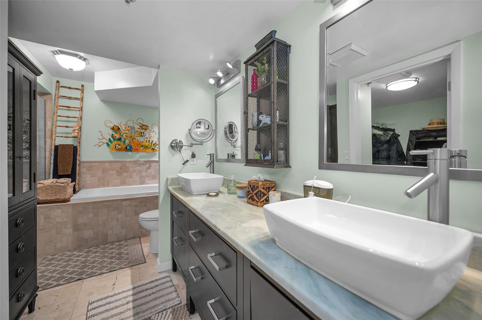 1660 GULF BLVD #208, CLEARWATER BEACH, FL, 33767