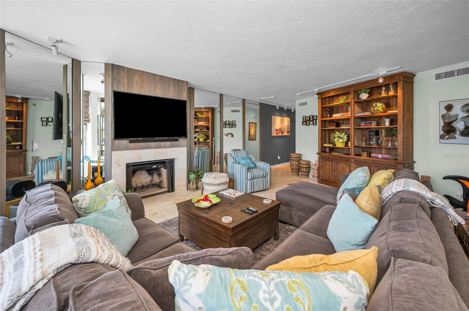 1660 GULF BLVD #208, CLEARWATER BEACH, FL, 33767
