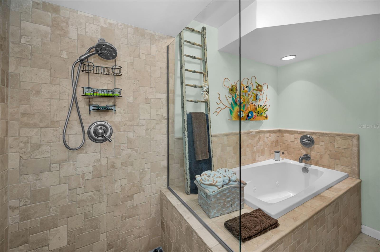1660 GULF BLVD #208, CLEARWATER BEACH, FL, 33767