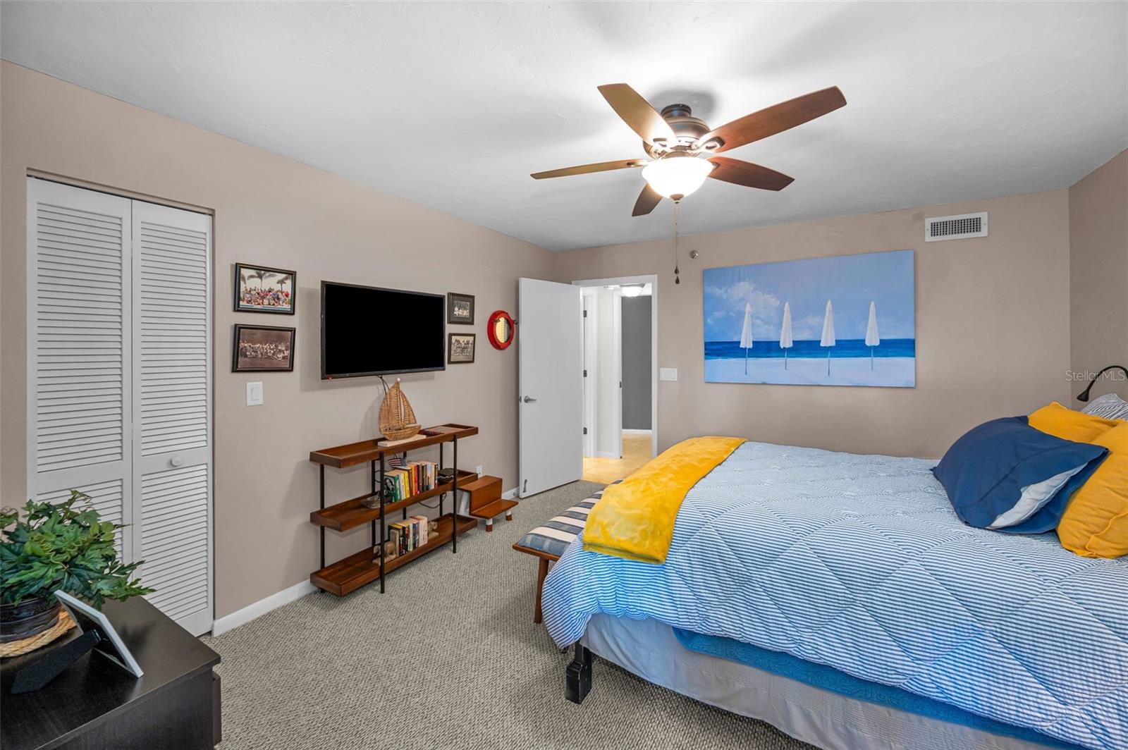 1660 GULF BLVD #208, CLEARWATER BEACH, FL, 33767