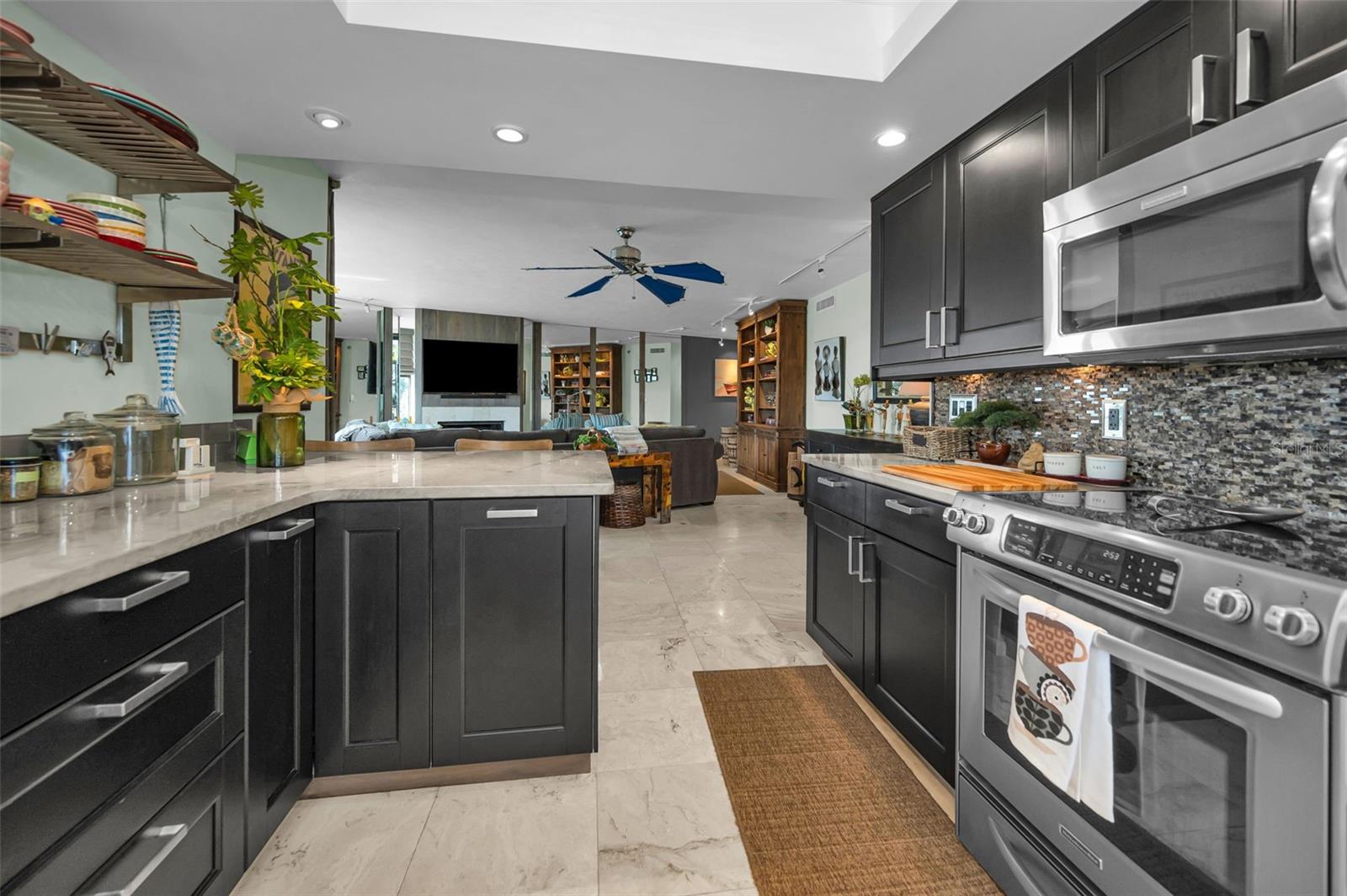 1660 GULF BLVD #208, CLEARWATER BEACH, FL, 33767