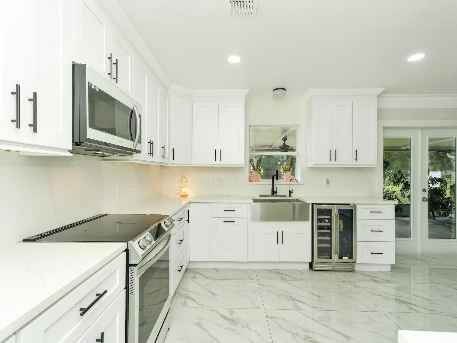 7561 LAKE ANDREA CIR, MOUNT DORA, FL, 32757