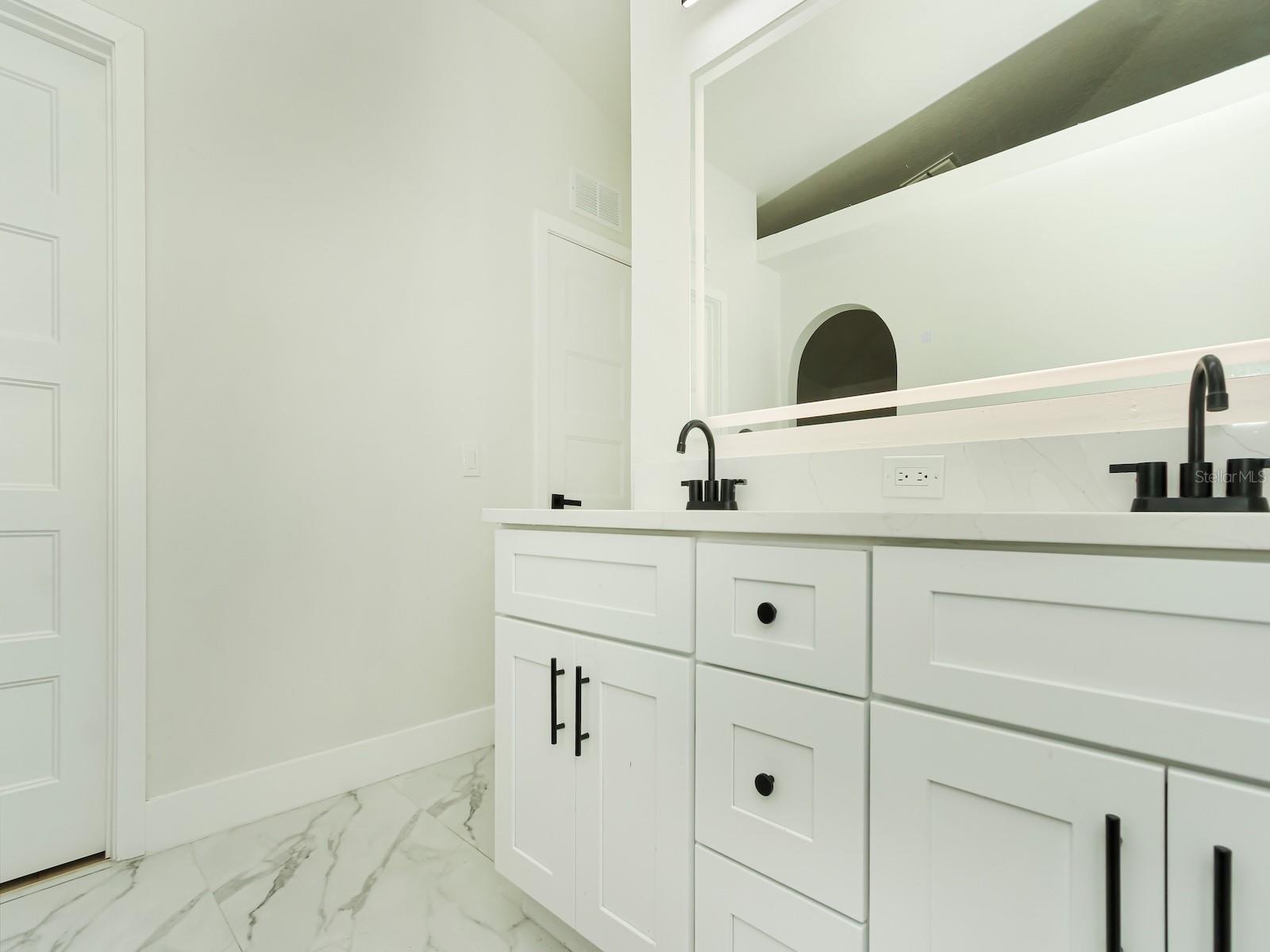 7561 LAKE ANDREA CIR, MOUNT DORA, FL, 32757