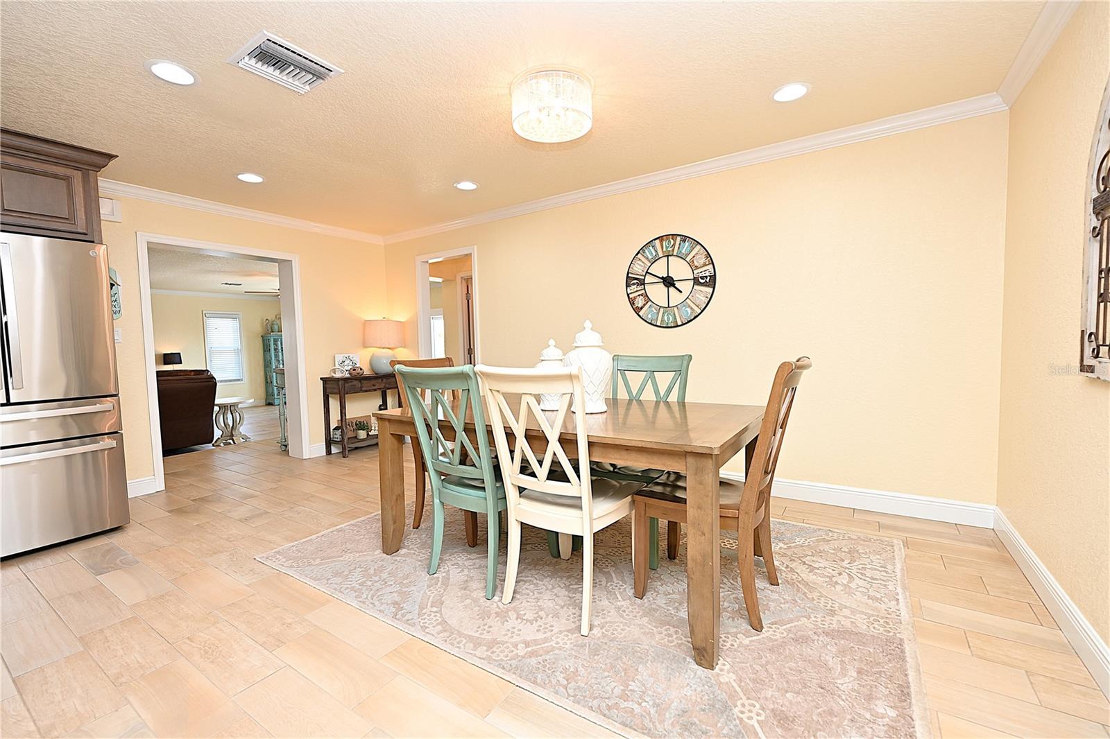 2240 LAKE ARIANA BLVD, AUBURNDALE, FL, 33823