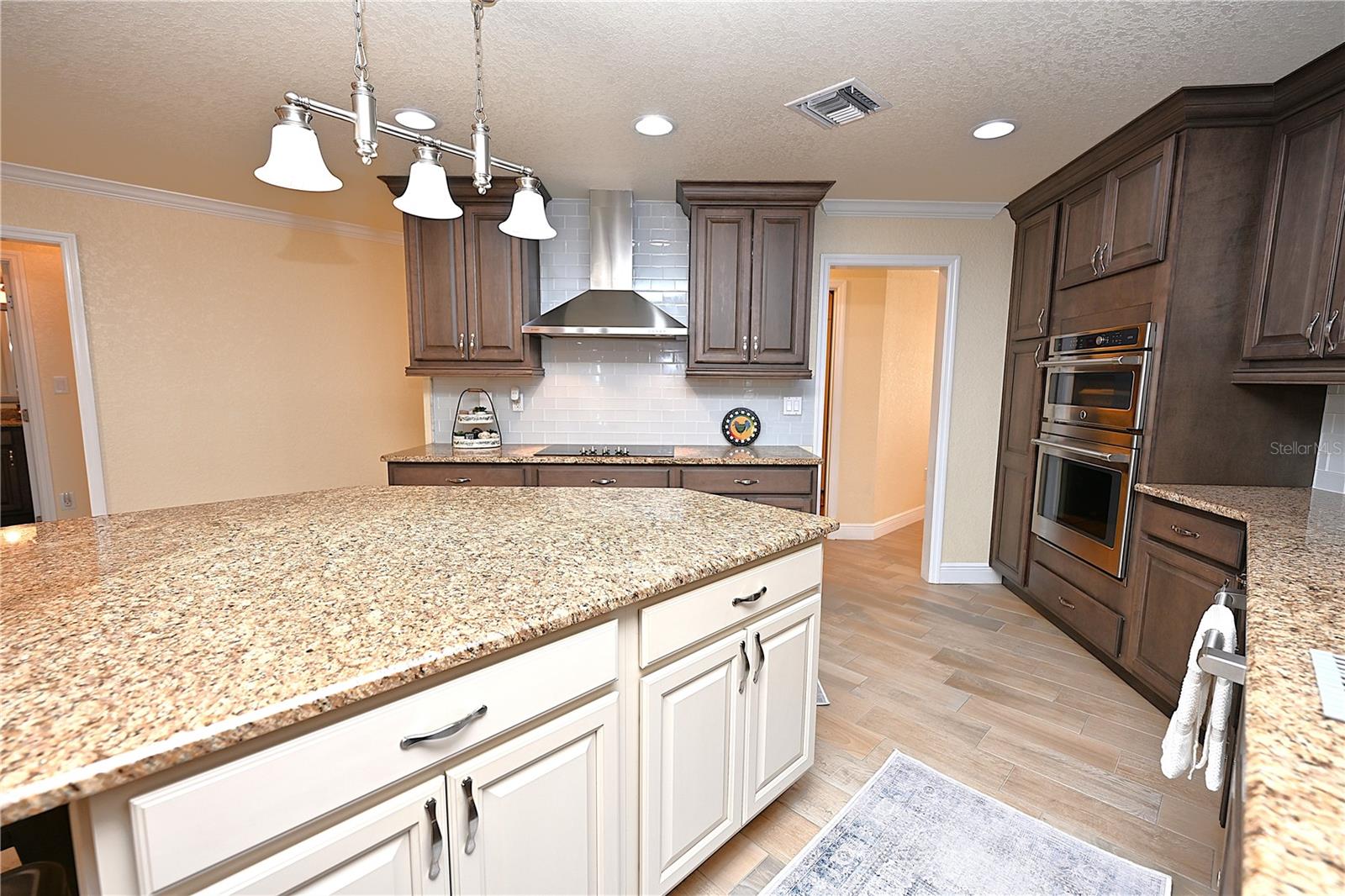 2240 LAKE ARIANA BLVD, AUBURNDALE, FL, 33823