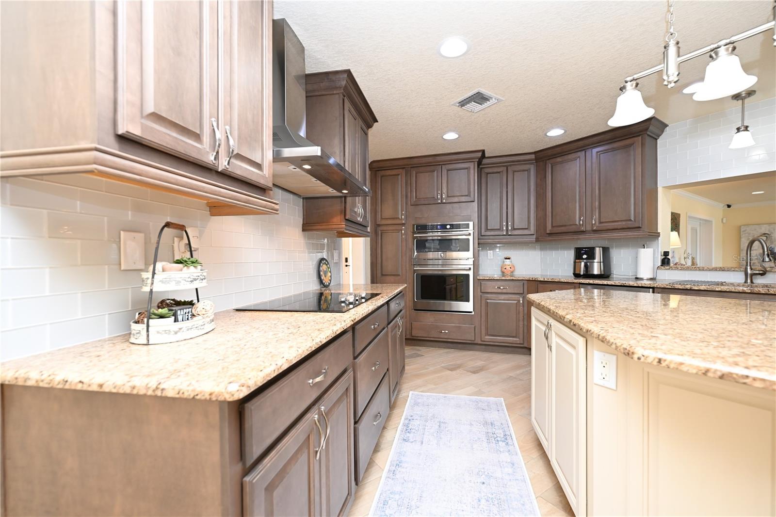 2240 LAKE ARIANA BLVD, AUBURNDALE, FL, 33823