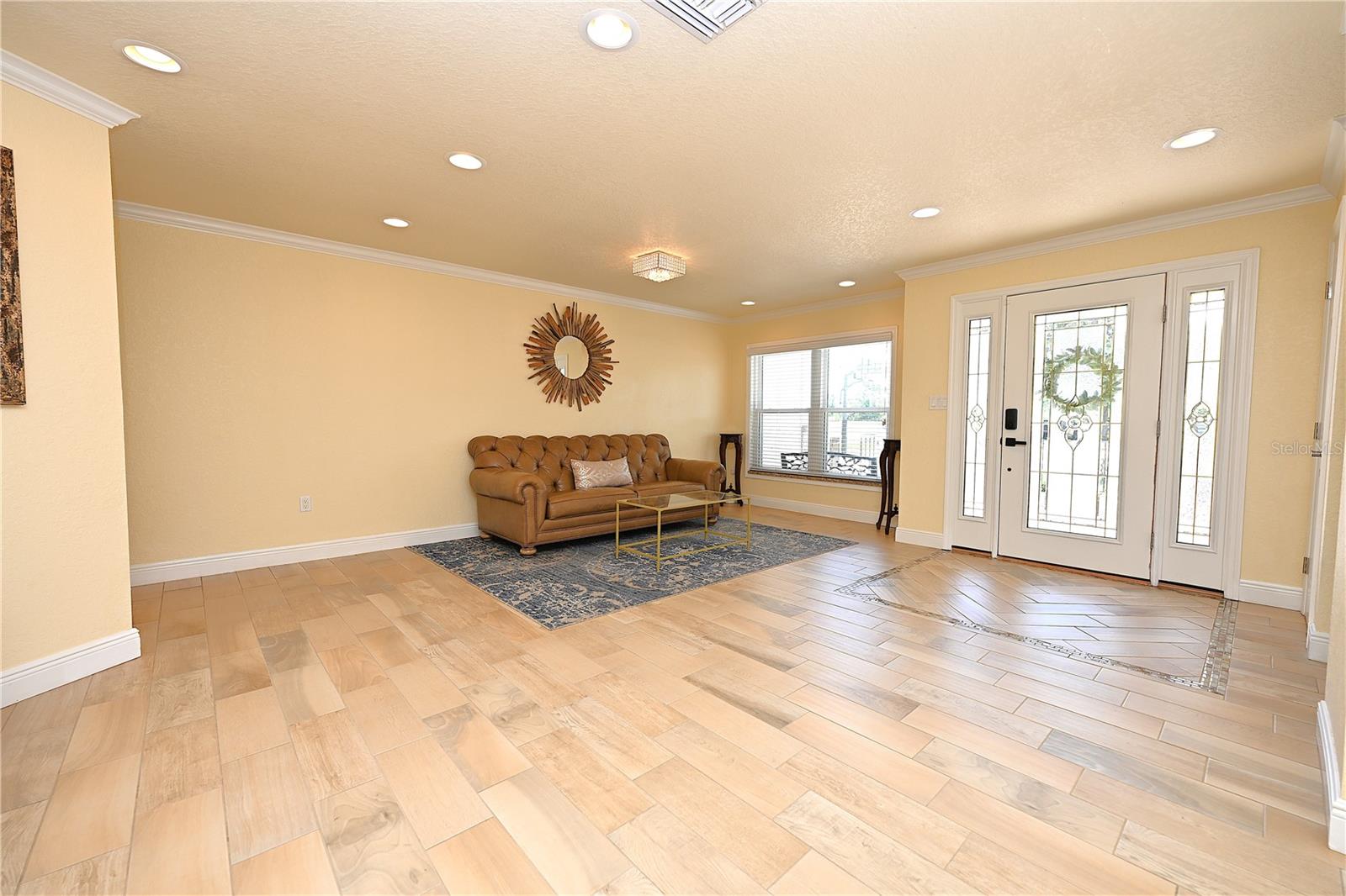 2240 LAKE ARIANA BLVD, AUBURNDALE, FL, 33823