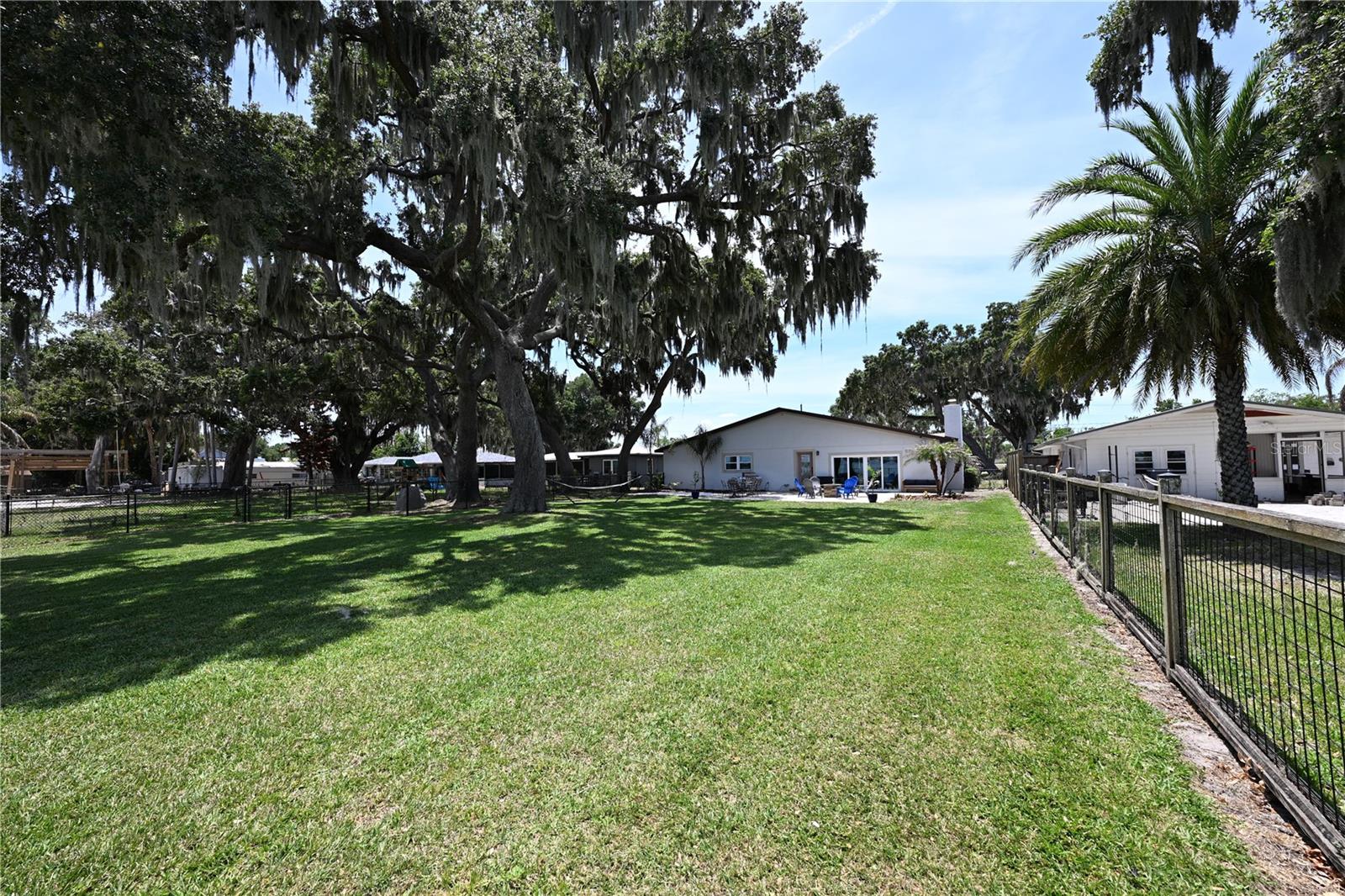2240 LAKE ARIANA BLVD, AUBURNDALE, FL, 33823