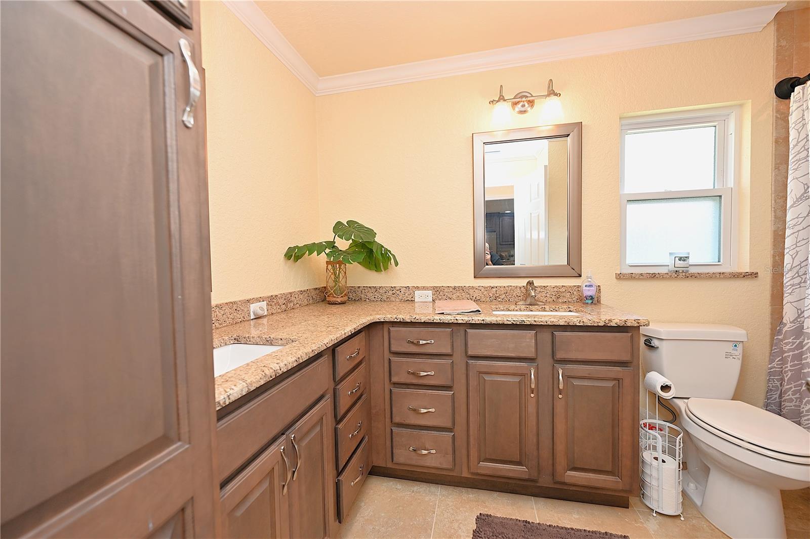 2240 LAKE ARIANA BLVD, AUBURNDALE, FL, 33823
