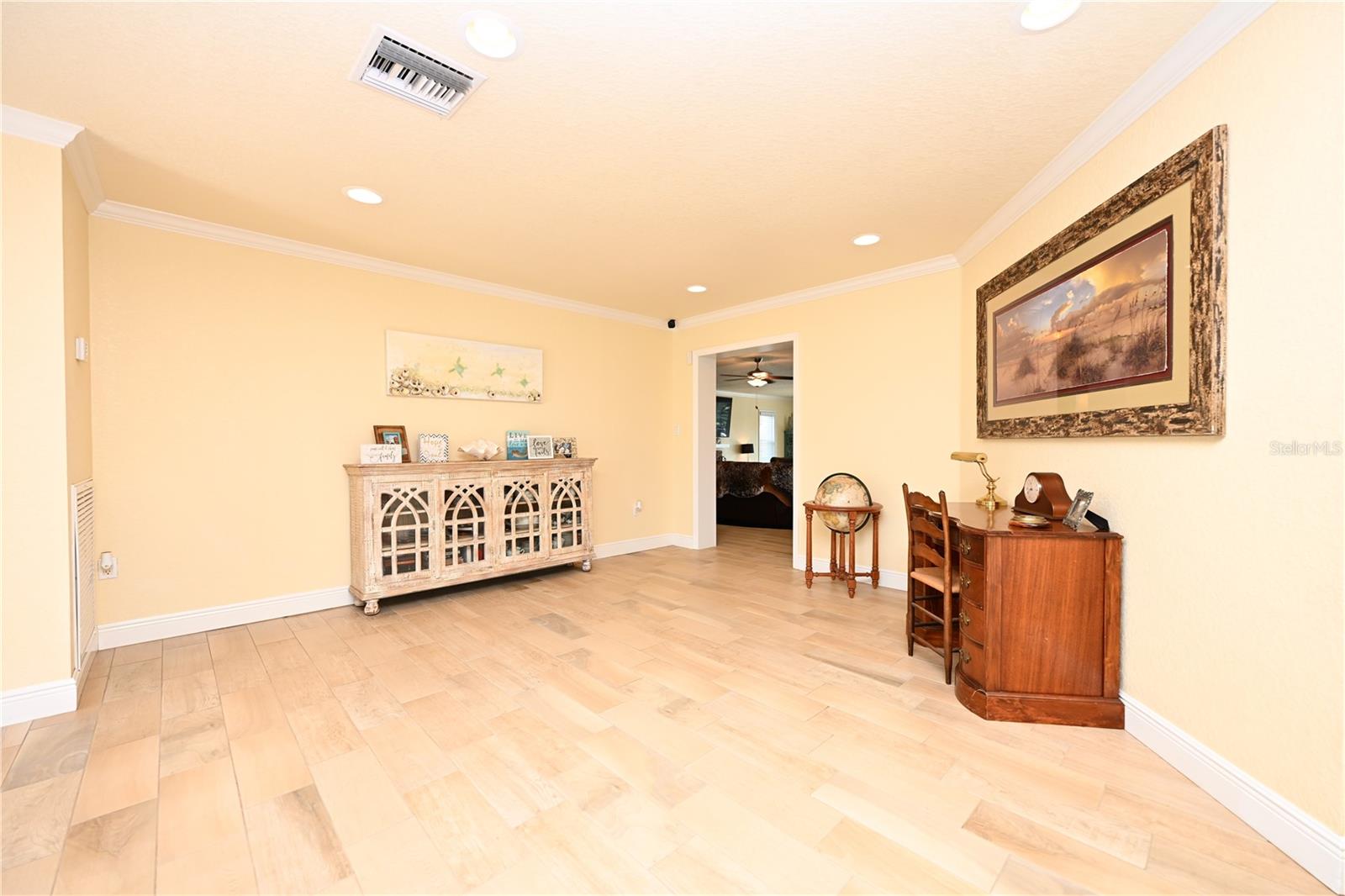 2240 LAKE ARIANA BLVD, AUBURNDALE, FL, 33823