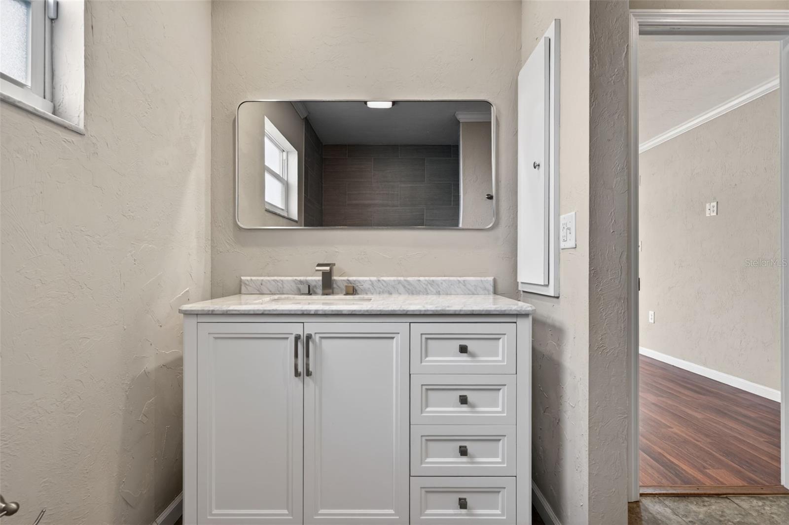 2555 CONSTITUTION BLVD, SARASOTA, FL, 34231