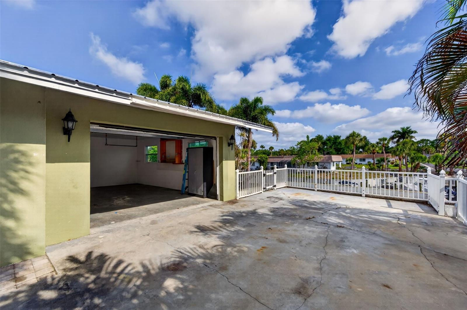 2555 CONSTITUTION BLVD, SARASOTA, FL, 34231