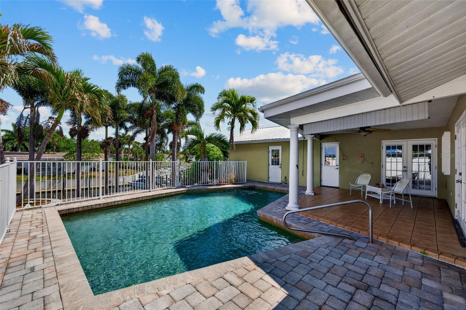 2555 CONSTITUTION BLVD, SARASOTA, FL, 34231