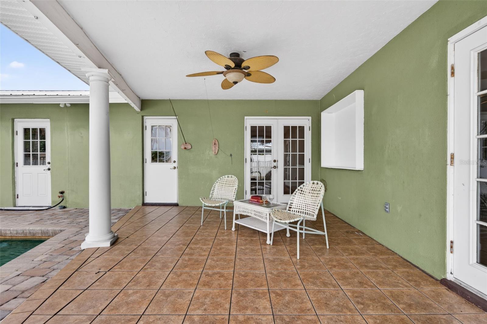 2555 CONSTITUTION BLVD, SARASOTA, FL, 34231