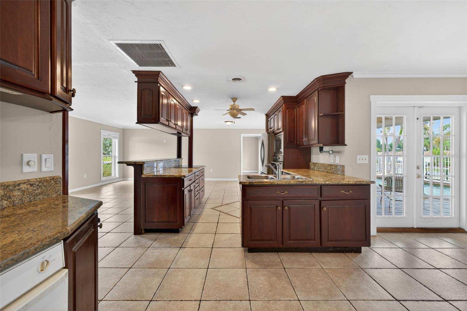 2555 CONSTITUTION BLVD, SARASOTA, FL, 34231