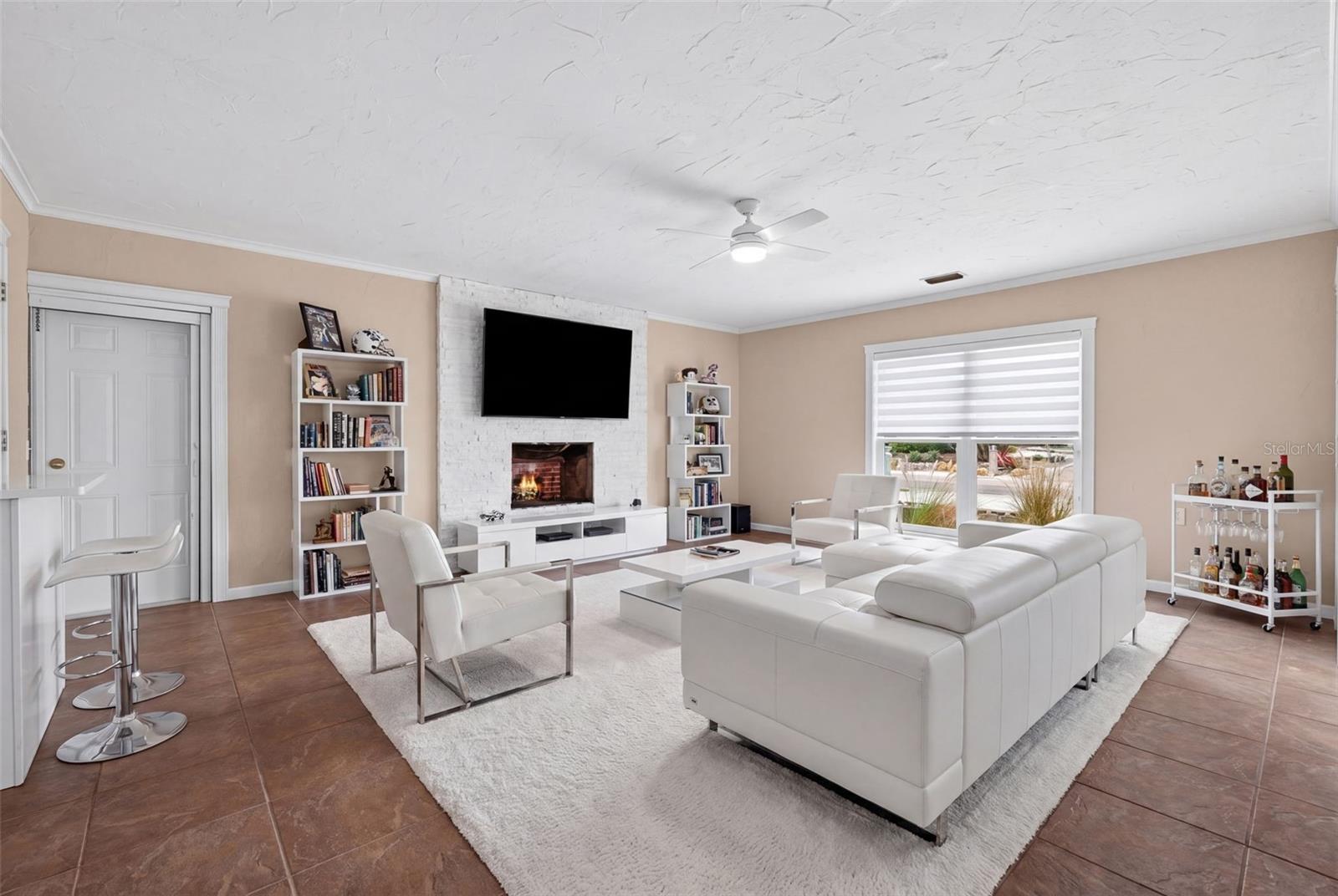 2555 CONSTITUTION BLVD, SARASOTA, FL, 34231