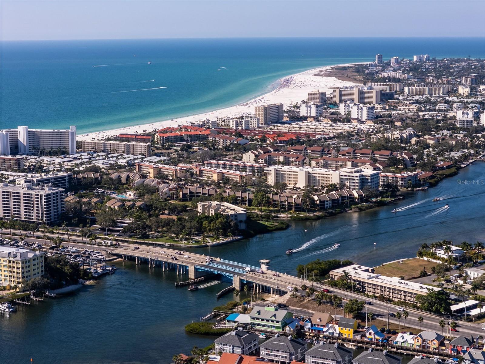 2555 CONSTITUTION BLVD, SARASOTA, FL, 34231