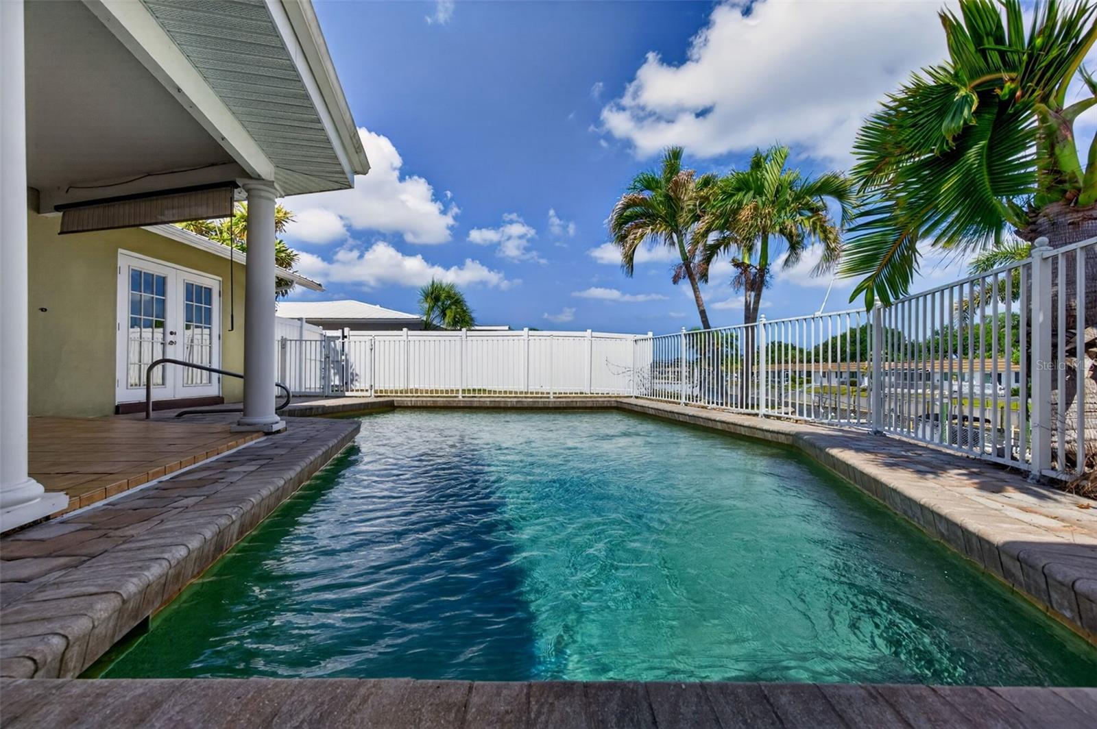 2555 CONSTITUTION BLVD, SARASOTA, FL, 34231