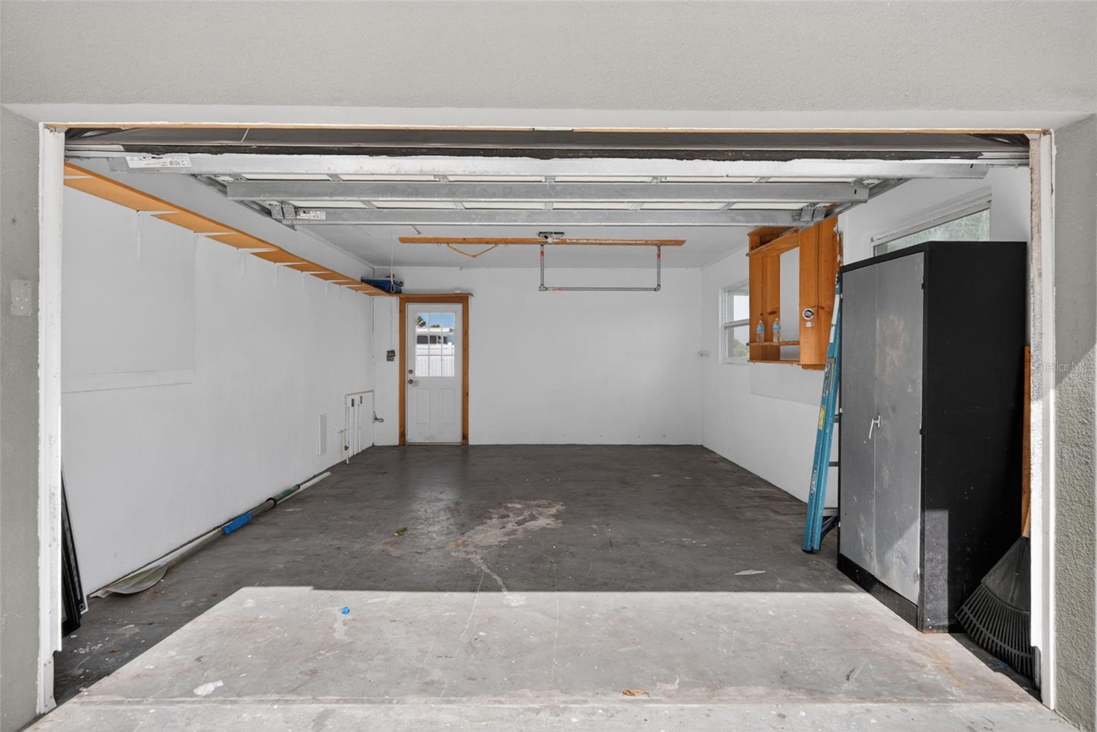 2555 CONSTITUTION BLVD, SARASOTA, FL, 34231