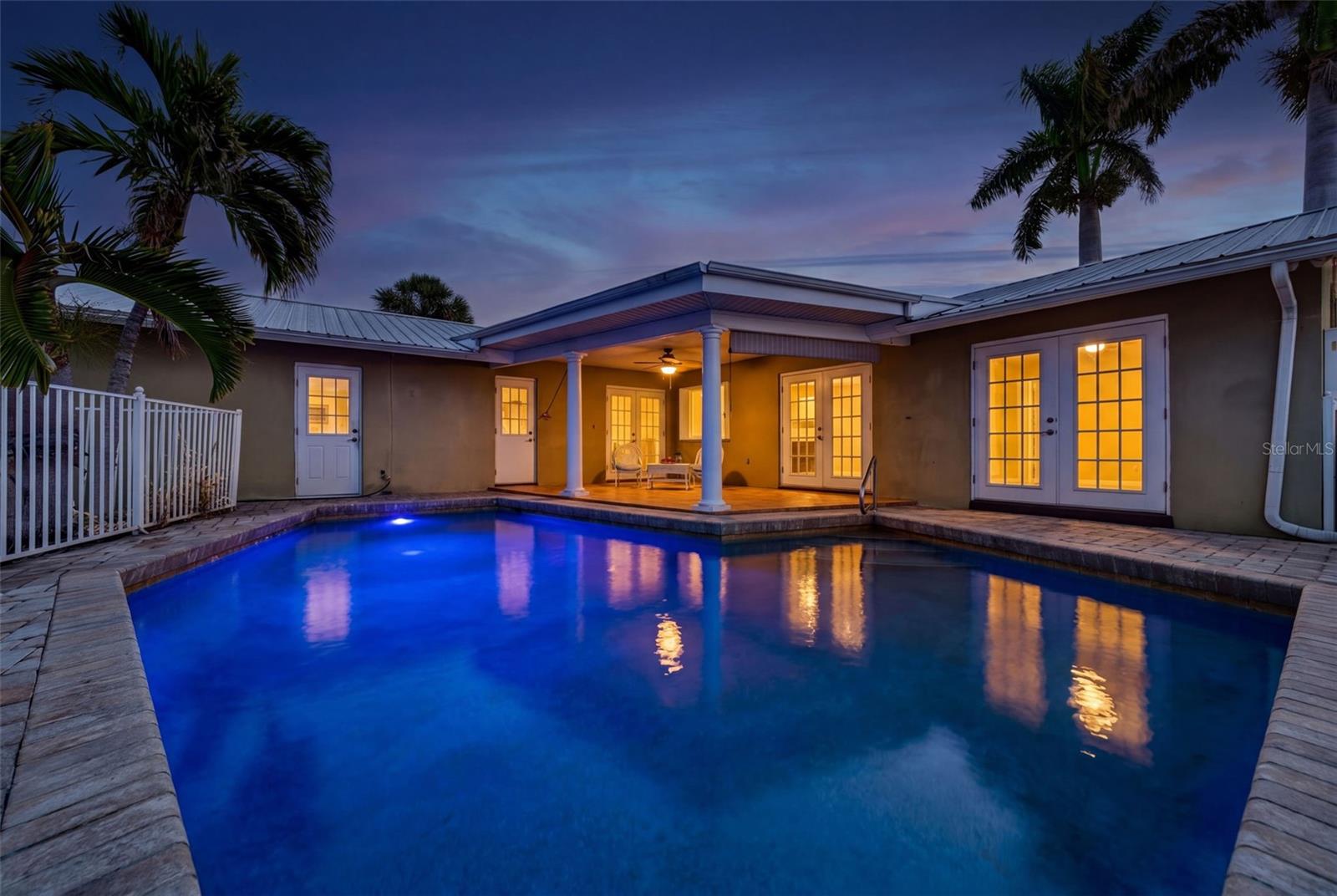 2555 CONSTITUTION BLVD, SARASOTA, FL, 34231