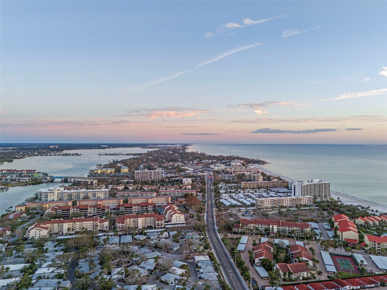2555 CONSTITUTION BLVD, SARASOTA, FL, 34231