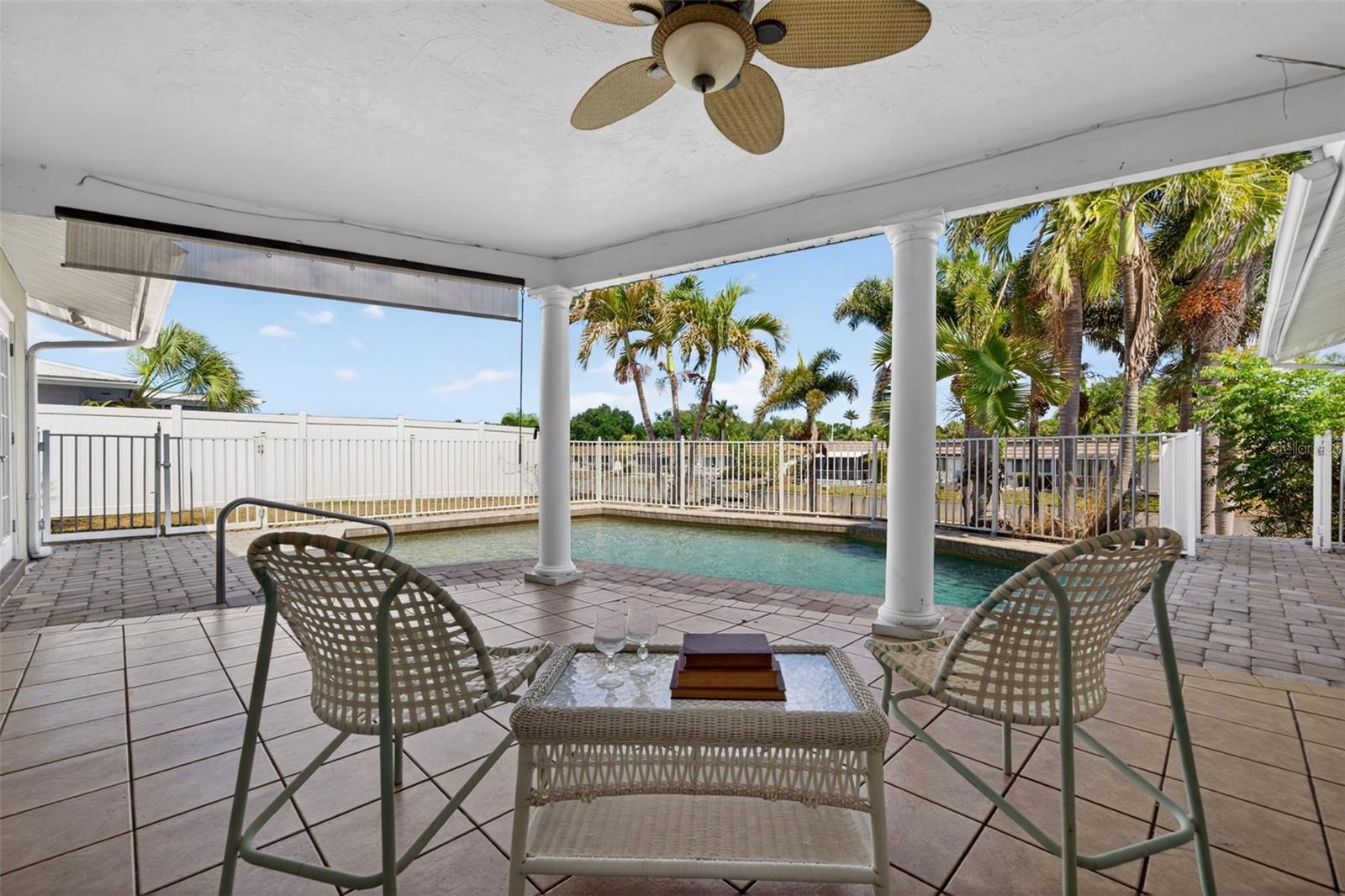 2555 CONSTITUTION BLVD, SARASOTA, FL, 34231