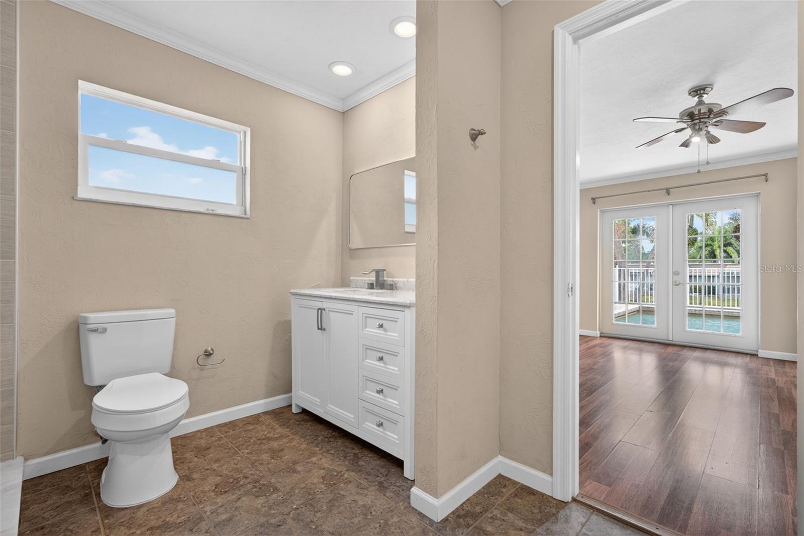 2555 CONSTITUTION BLVD, SARASOTA, FL, 34231