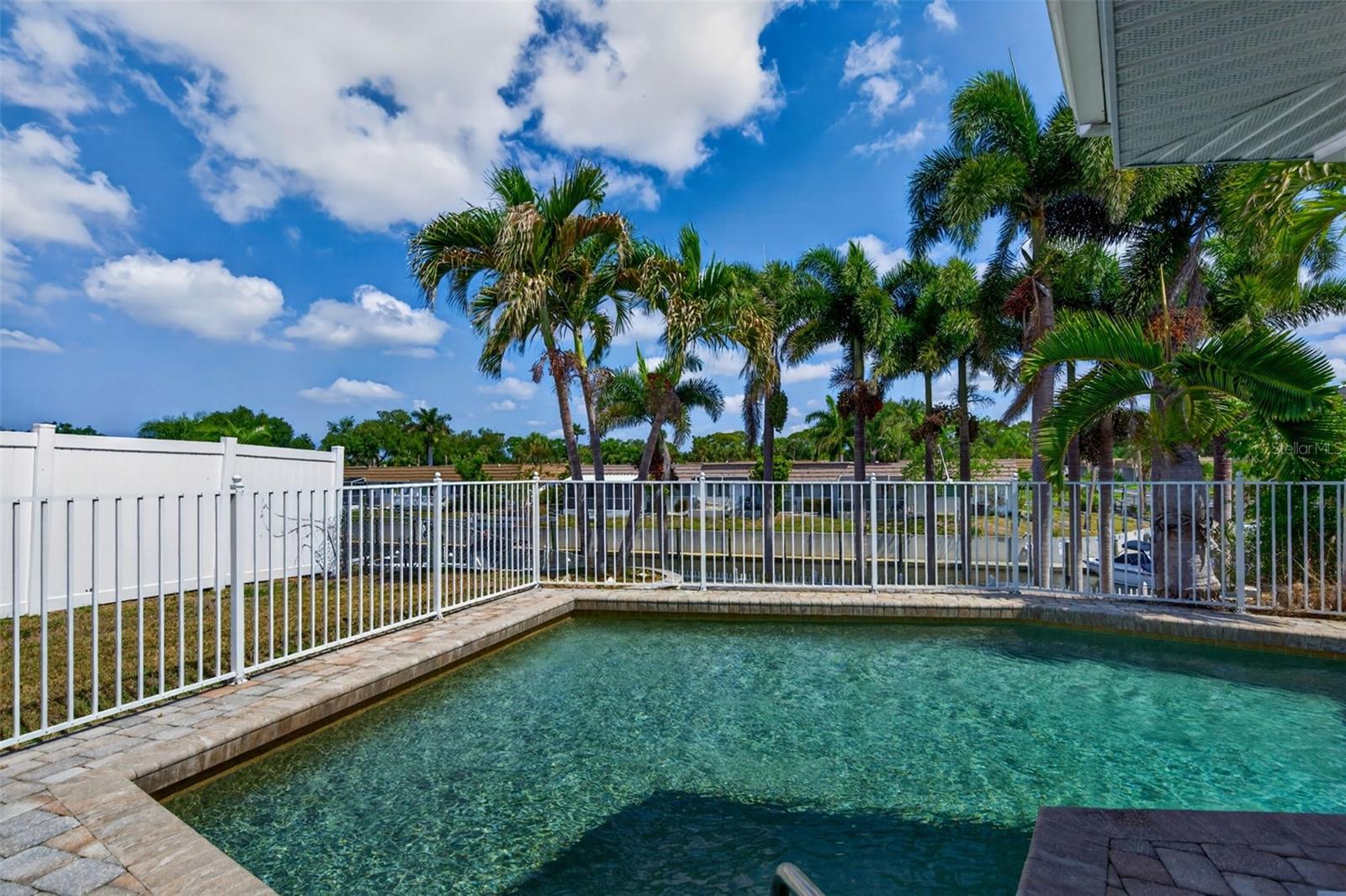 2555 CONSTITUTION BLVD, SARASOTA, FL, 34231