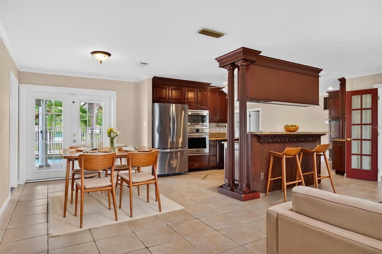 2555 CONSTITUTION BLVD, SARASOTA, FL, 34231