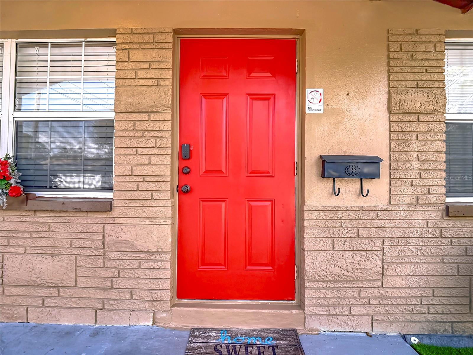 220 SE JEFFERSON CIR N, ST PETERSBURG, FL, 33703