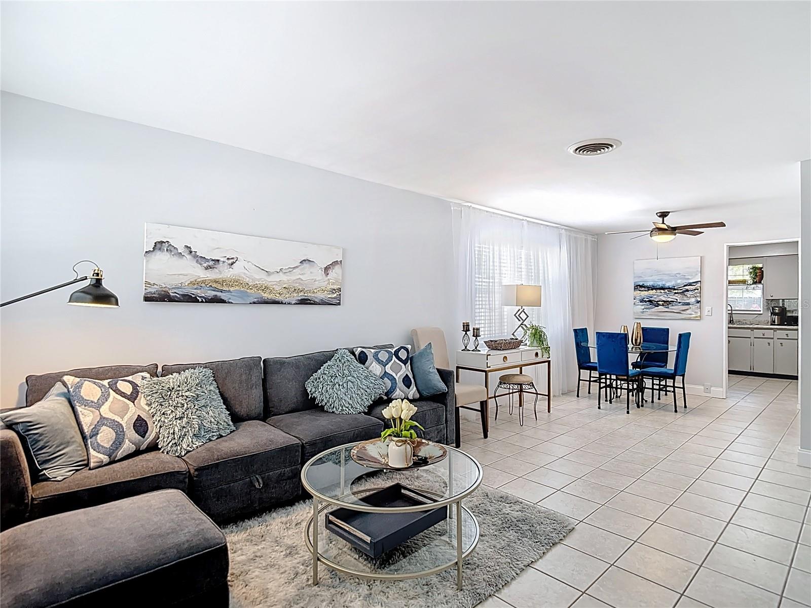 220 SE JEFFERSON CIR N, ST PETERSBURG, FL, 33703