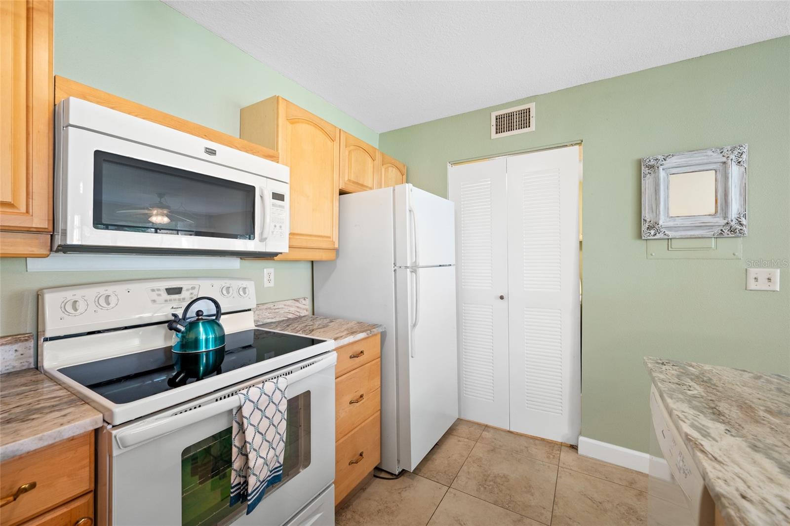 3301 CRYSTAL CT E #D, PALM HARBOR, FL, 34685