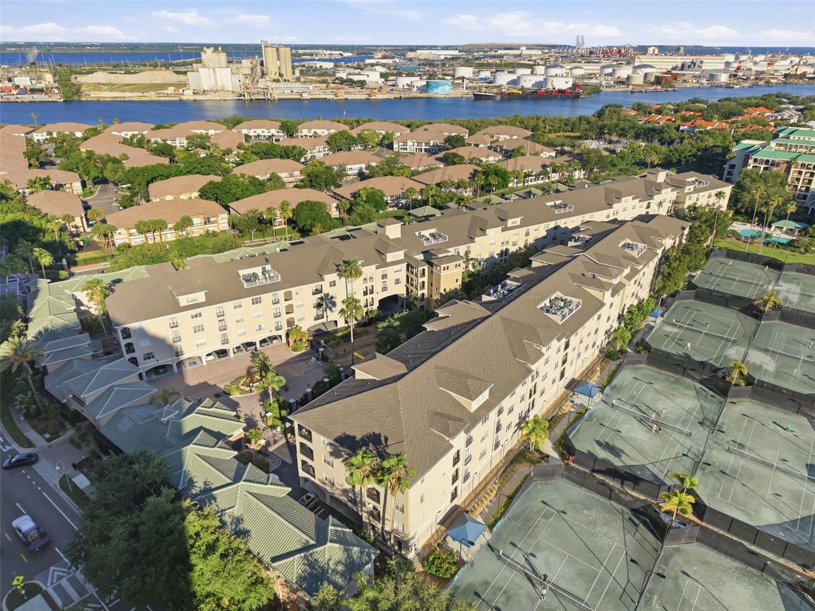 501 KNIGHTS RUN AVE #1332, TAMPA, FL, 33602