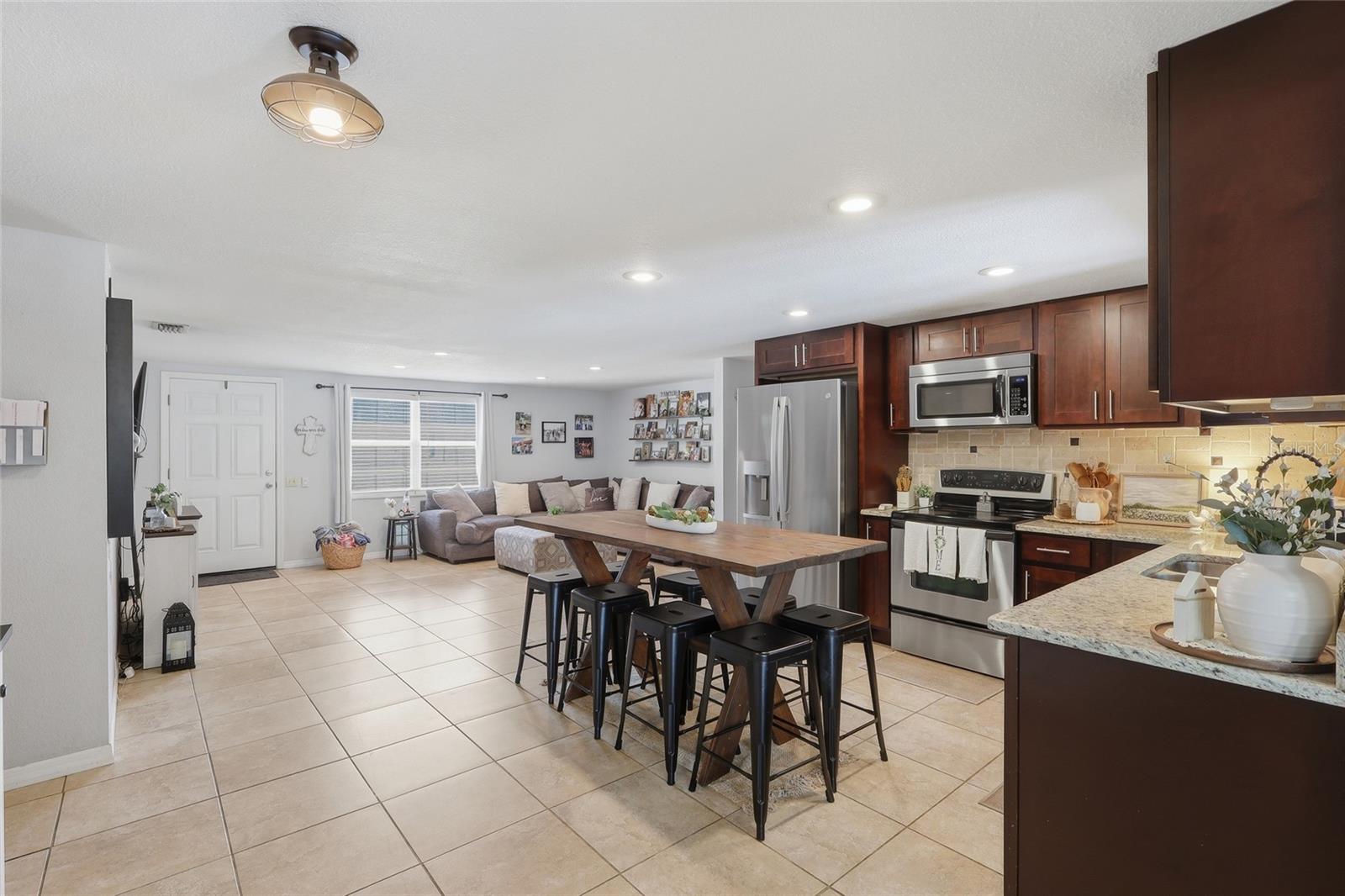 37325 VERO LN, DADE CITY, FL, 33525